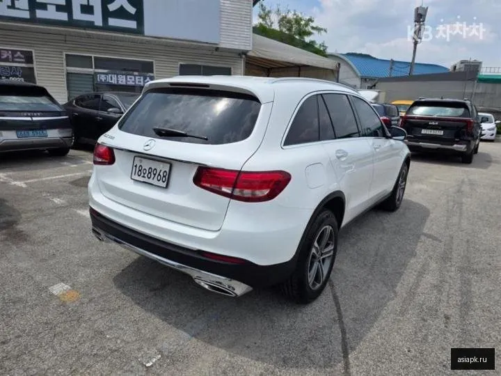 Mercedes-Benz GLC-Class 3