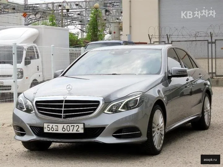 Mercedes-Benz E-Class 2