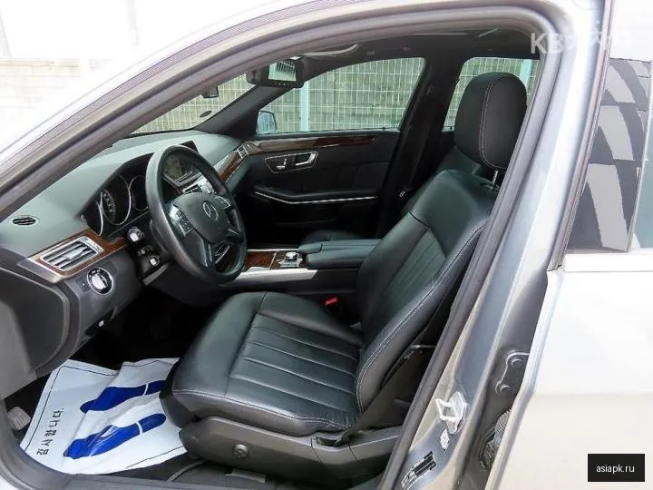 Mercedes-Benz E-Class 5
