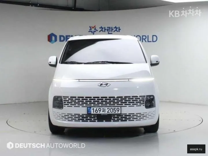Hyundai Staria 3