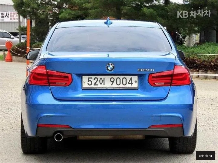BMW 3-Series 4
