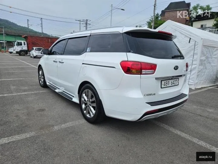 Kia Carnival 3