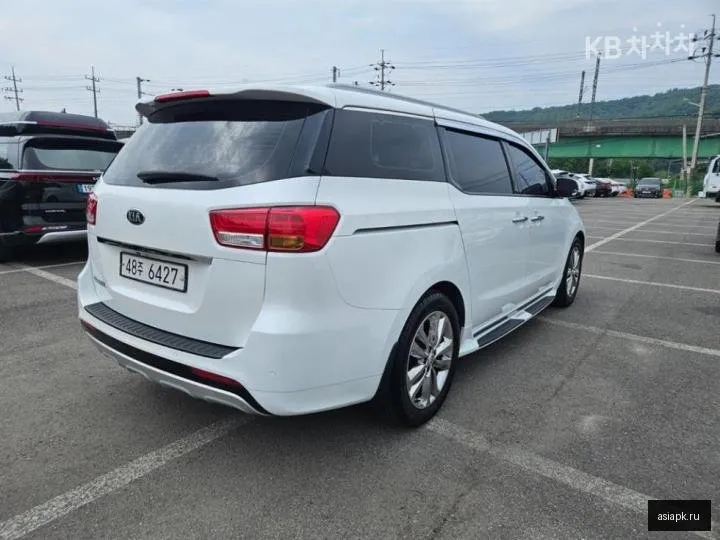 Kia Carnival 4