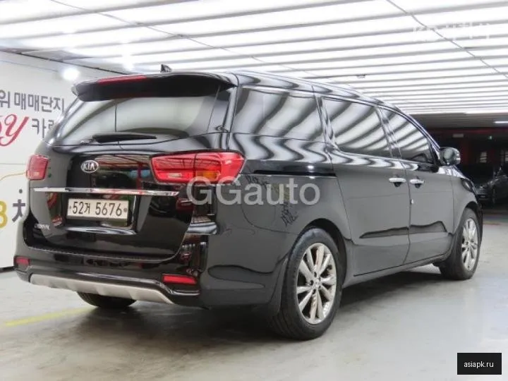 Kia Carnival 4
