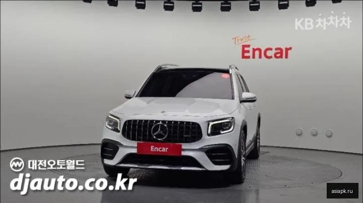Mercedes-Benz GLB-Class 3