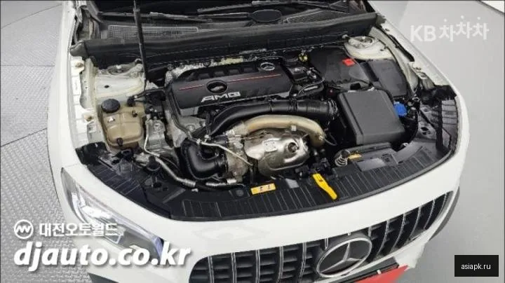 Mercedes-Benz GLB-Class 6