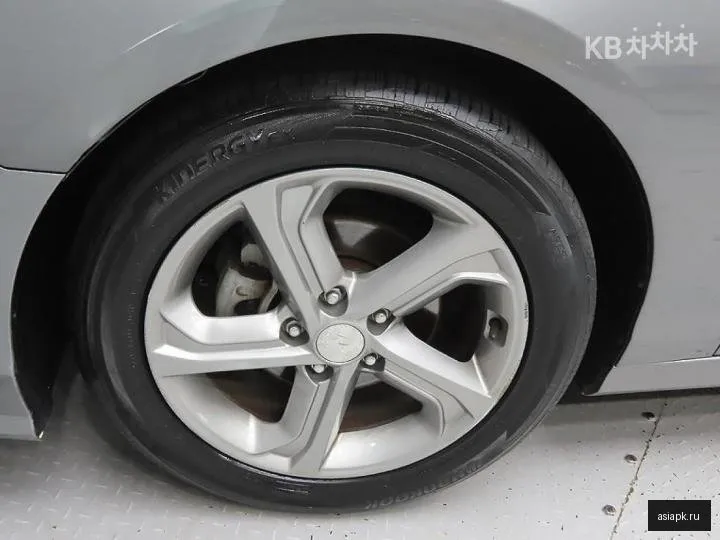 Hyundai Sonata 5