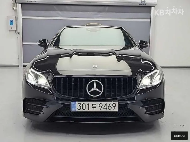 Mercedes-Benz E-Class 2