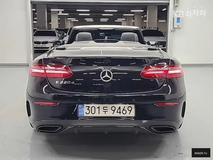 Mercedes-Benz E-Class 3