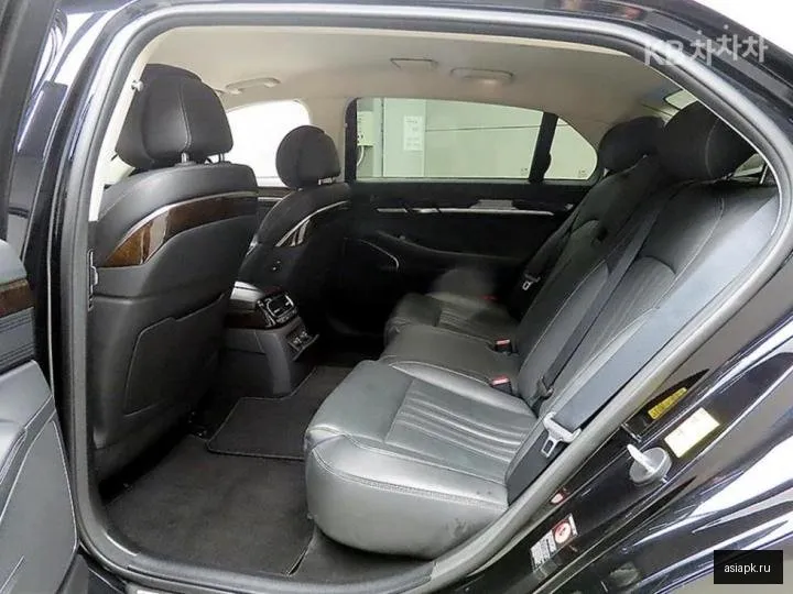 Genesis G90 6
