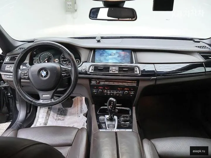 BMW 7-Series 5