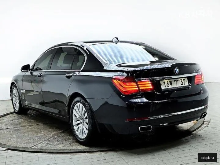 BMW 7-Series 4
