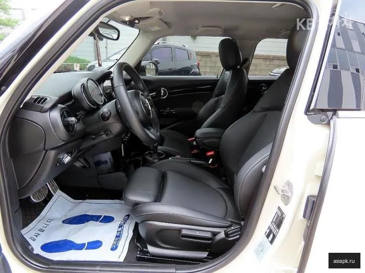MINI Hatch 5