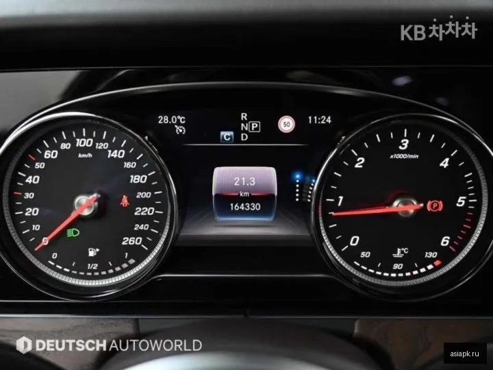 Mercedes-Benz E-Class 5