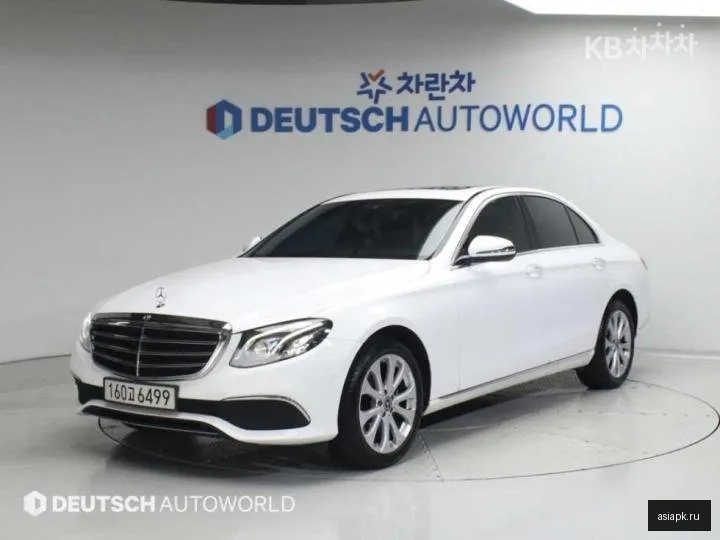 Mercedes-Benz E-Class 2