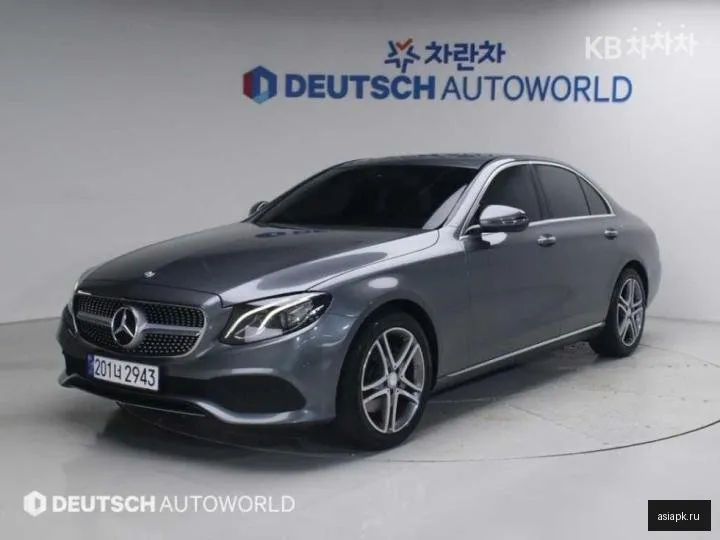 Mercedes-Benz E-Class 2