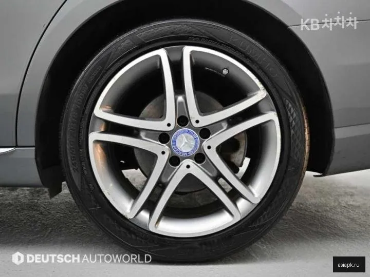 Mercedes-Benz E-Class 6