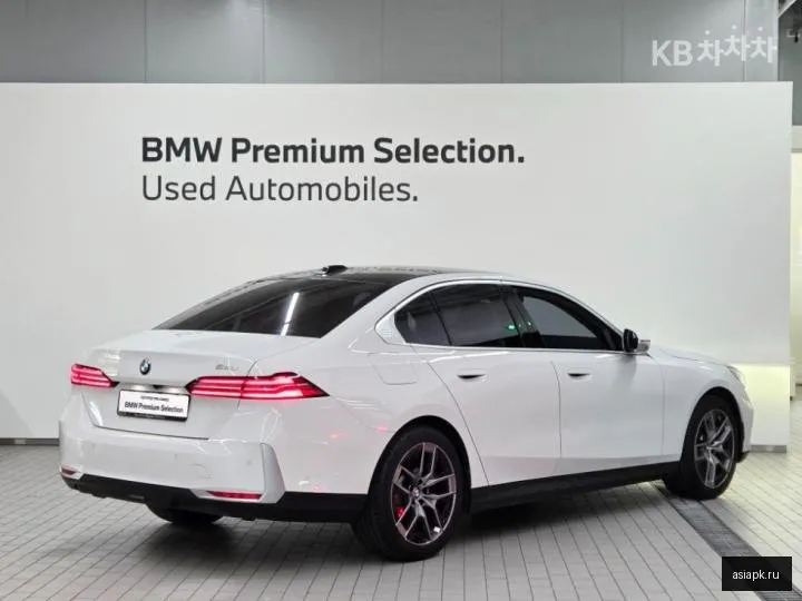 BMW 5-Series 4