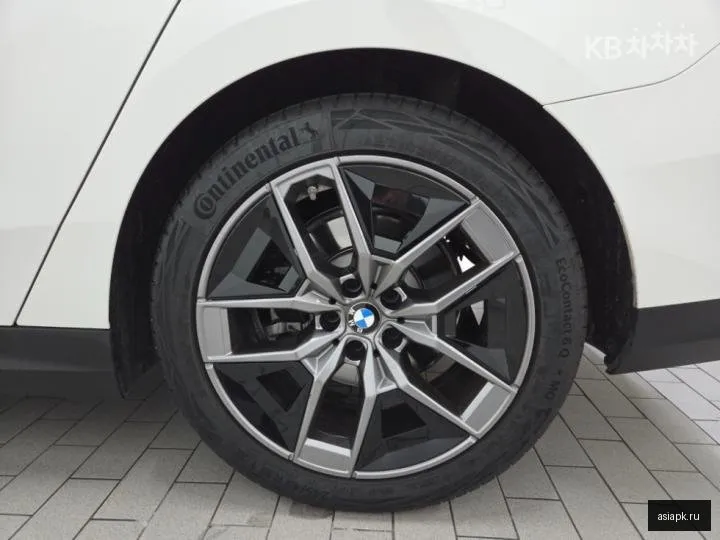 BMW 5-Series 5