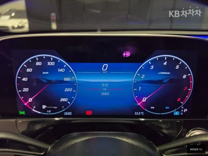 Mercedes-Benz E-Class 5