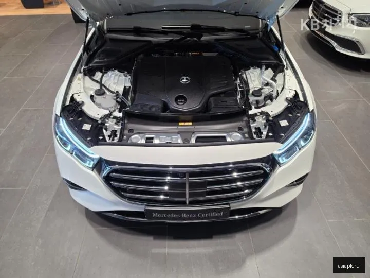 Mercedes-Benz E-Class 6