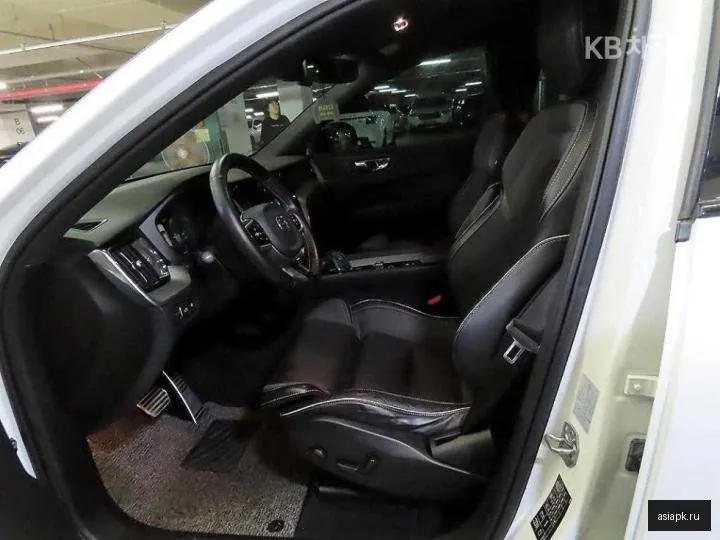 Volvo XC60 6