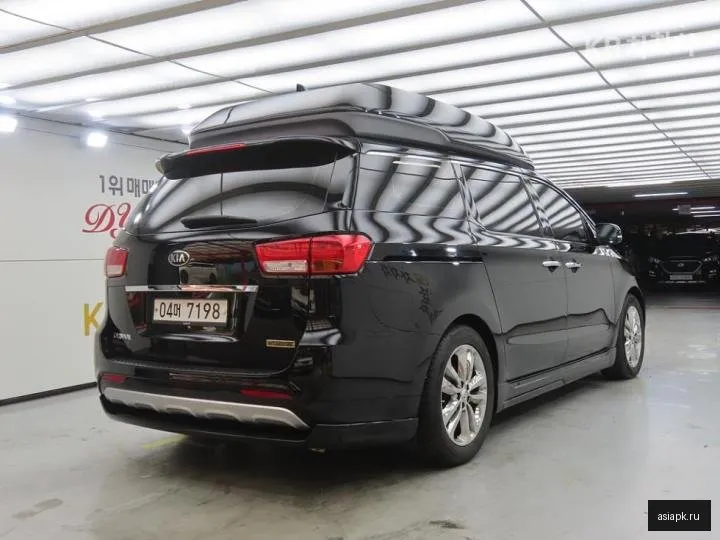 Kia Carnival 4