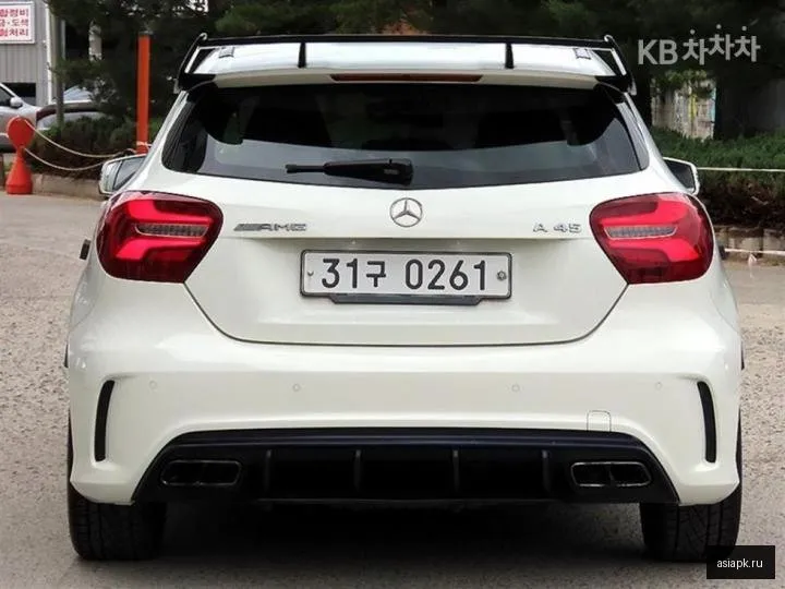 Mercedes-Benz A-Class 4