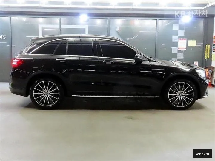 Mercedes-Benz GLC-Class 3
