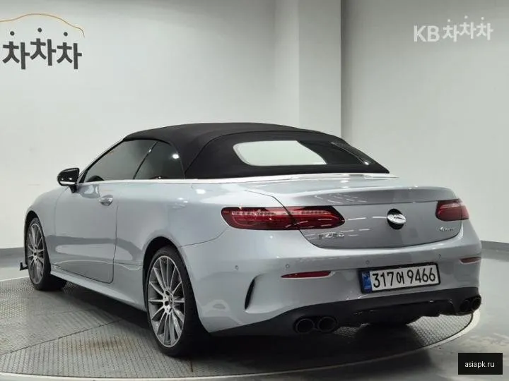Mercedes-Benz E-Class 2