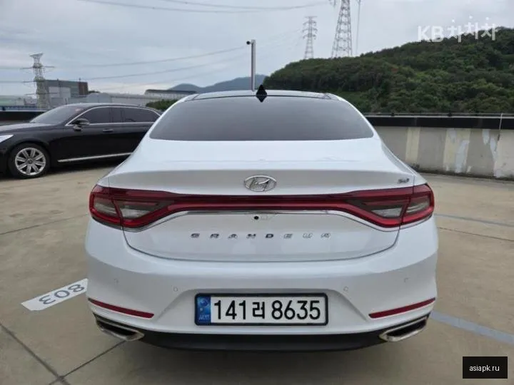 Hyundai Grandeur 4