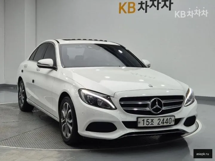 Mercedes-Benz C-Class 4