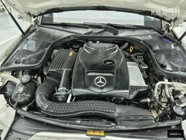 Mercedes-Benz C-Class 5