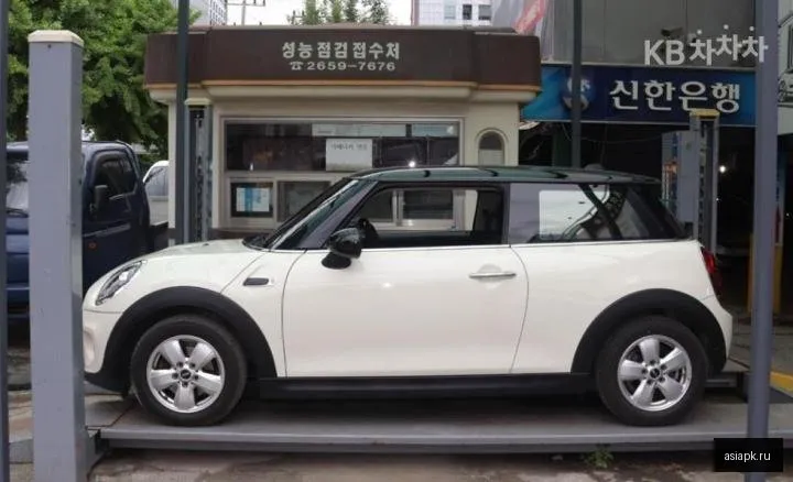 MINI Hatch 4