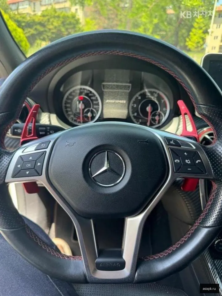 Mercedes-Benz A-Class 4