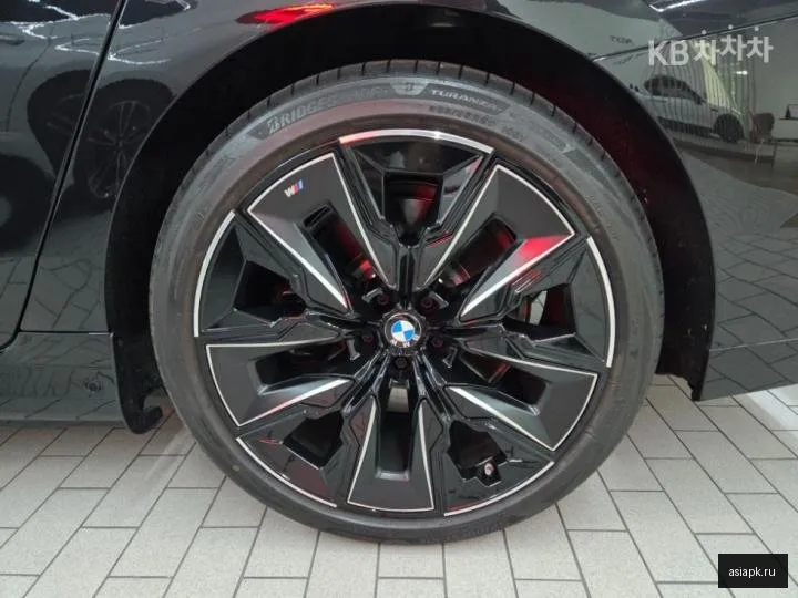 BMW i7 5