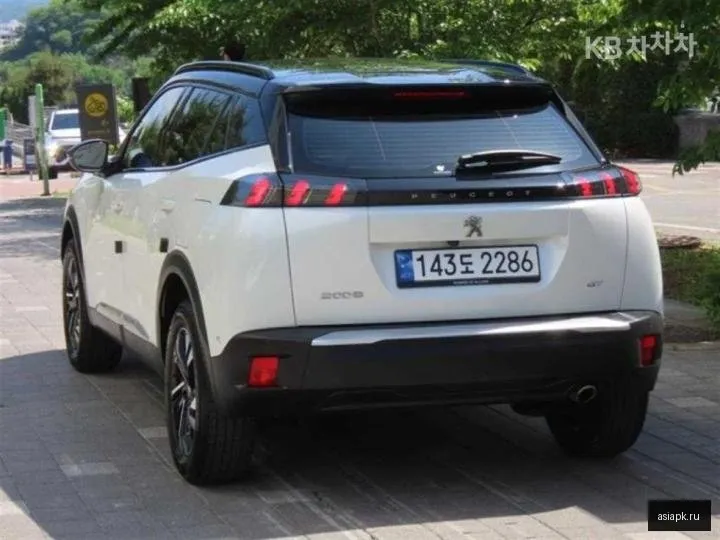 Peugeot 2008 4