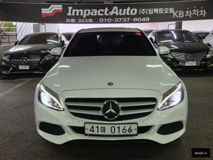 Mercedes-Benz C-Class 3
