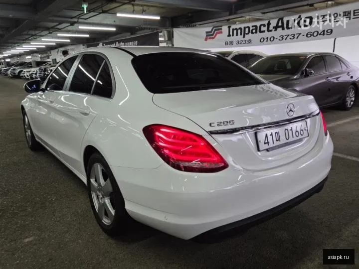 Mercedes-Benz C-Class 2