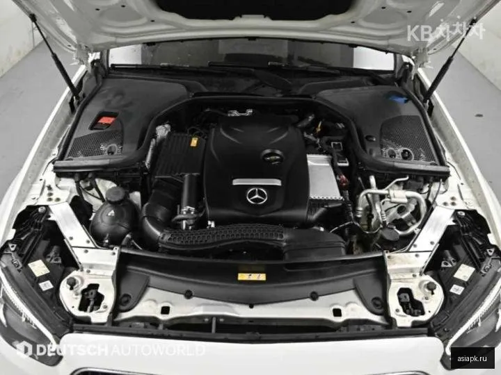 Mercedes-Benz E-Class 6