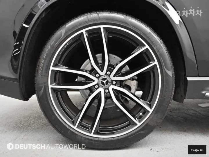 Mercedes-Benz GLS-Class 5