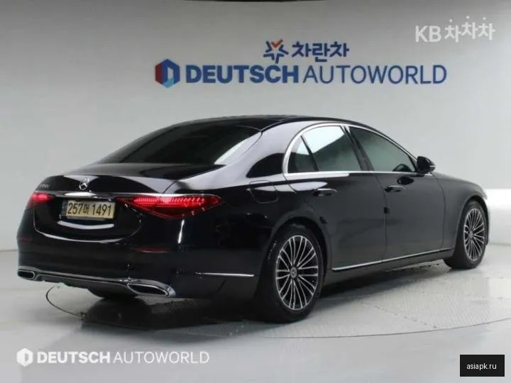Mercedes-Benz S-Class 2