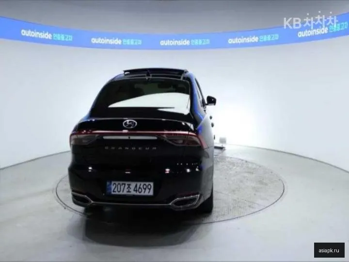 Hyundai Grandeur 4