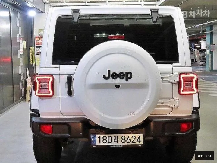 Jeep Wrangler 5