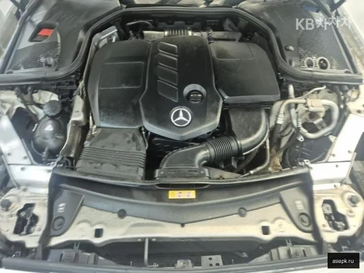 Mercedes-Benz E-Class 5