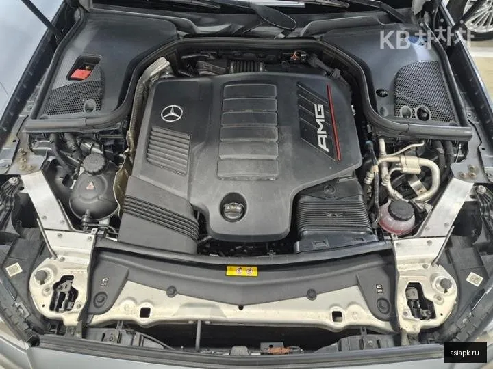 Mercedes-Benz E-Class 6