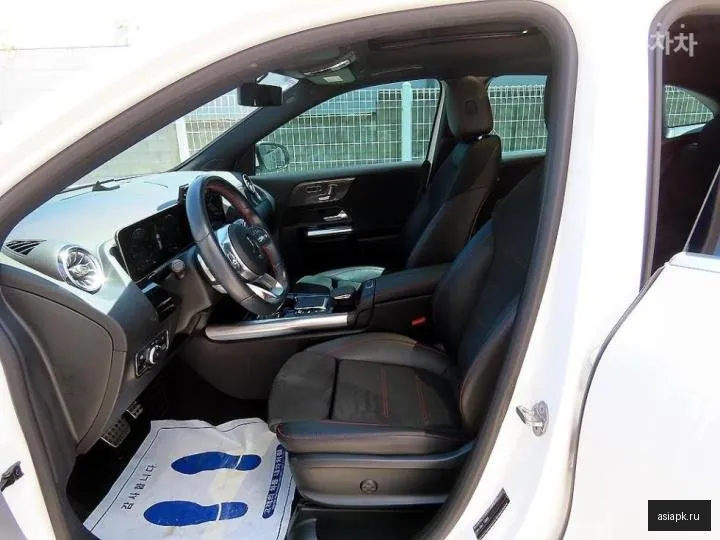 Mercedes-Benz GLA-Class 5