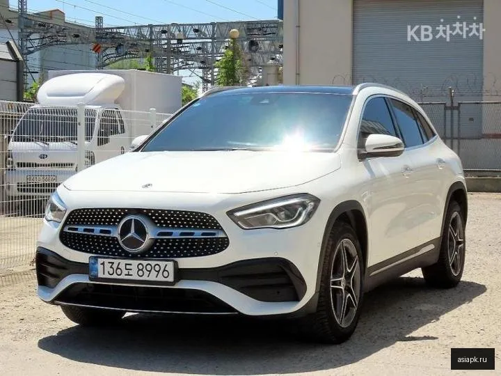 Mercedes-Benz GLA-Class 2