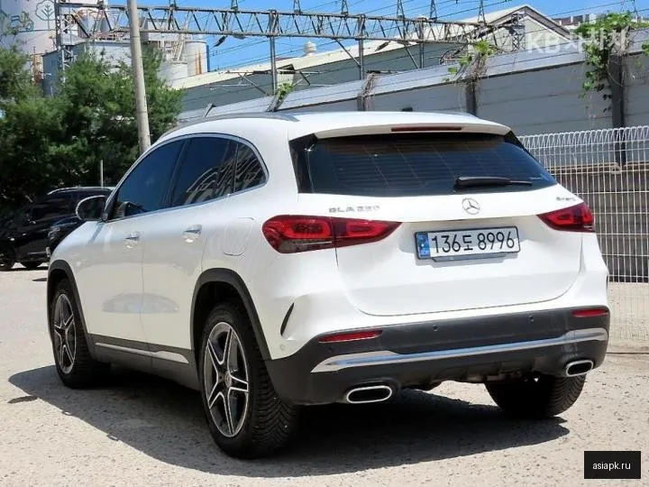 Mercedes-Benz GLA-Class 3