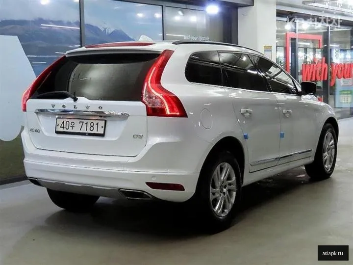 Volvo XC60 4